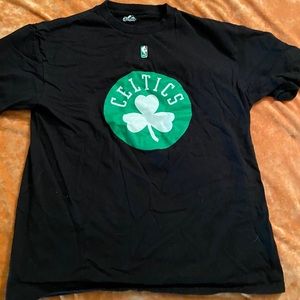 Medium Boston Celtics Shirt